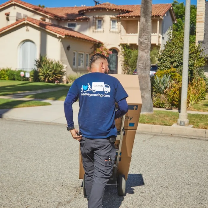 Roadway Moving Pasadena - Movers during a move in Pasadena